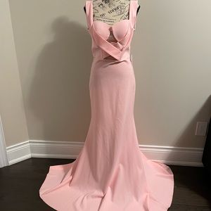 Sample gown bridesmaid/prom bubble-gum pink. Sweetheart neckline,very cute!
